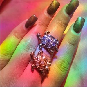 Turtle earrings 🐢 💘 Follow me on IG @AMDCAG to stay connected 💋